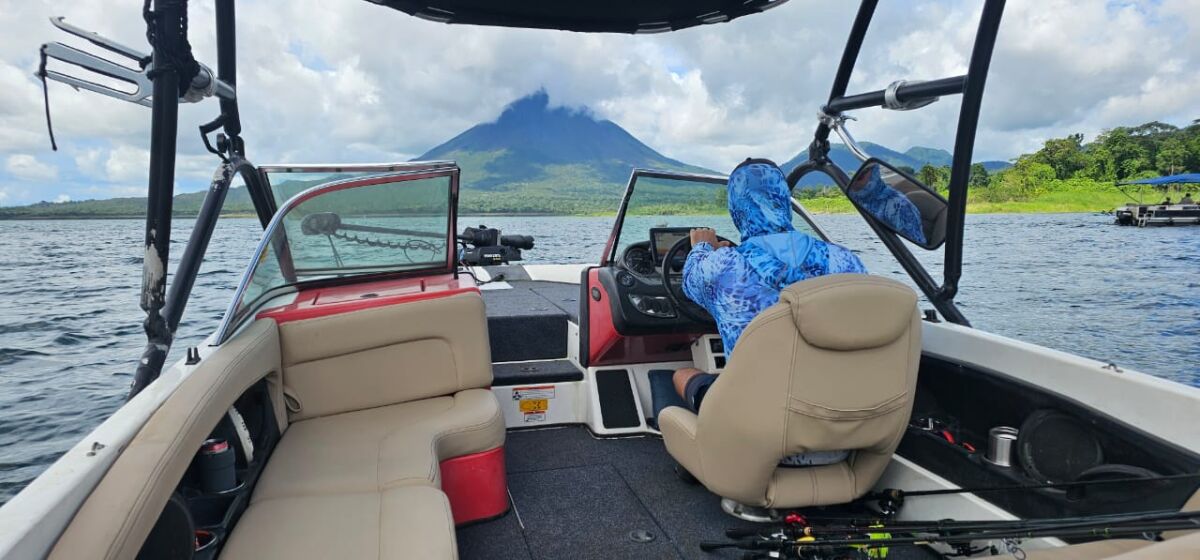 Arenal Lake Scenic Boat Experience en Arenal, Guanacaste - Tour de Costa Rica
